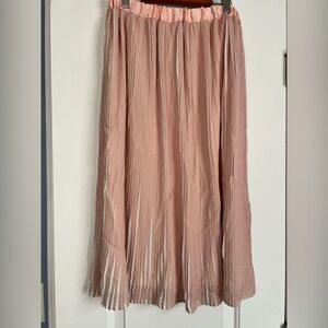 Elegant Peach Pleated Skirt